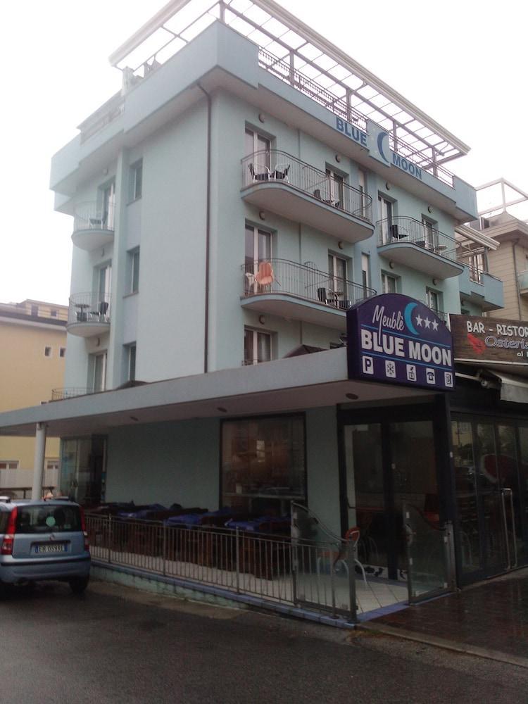 Hotel Blue Moon Marebello Exterior photo