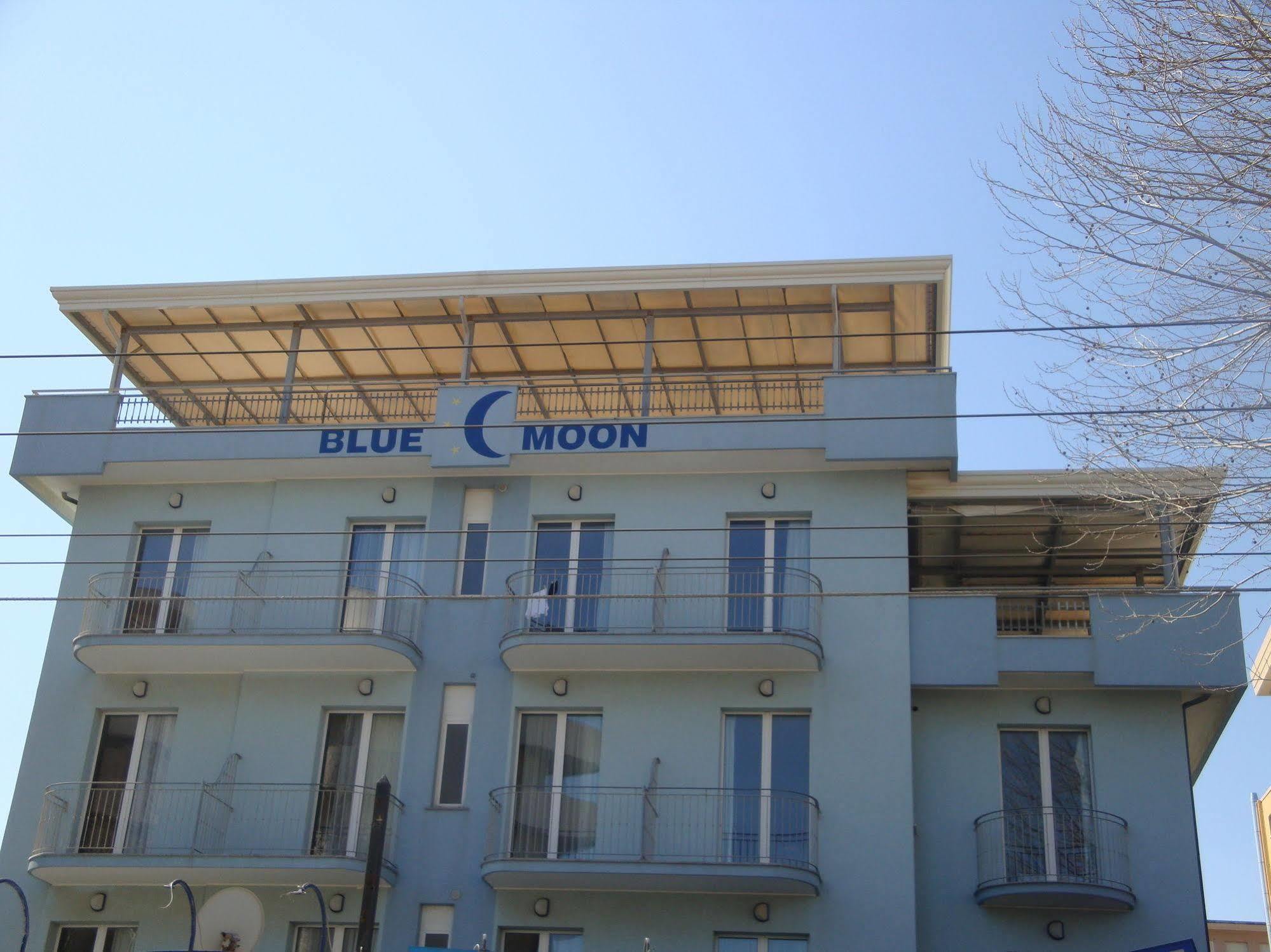 Hotel Blue Moon Marebello Exterior photo